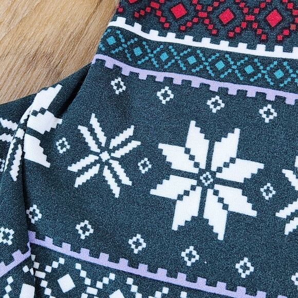 🔸️NWT Apt 9 Green w/Cream & Red Holiday Snowflake Print Leggings Medium - Picture 8 of 9